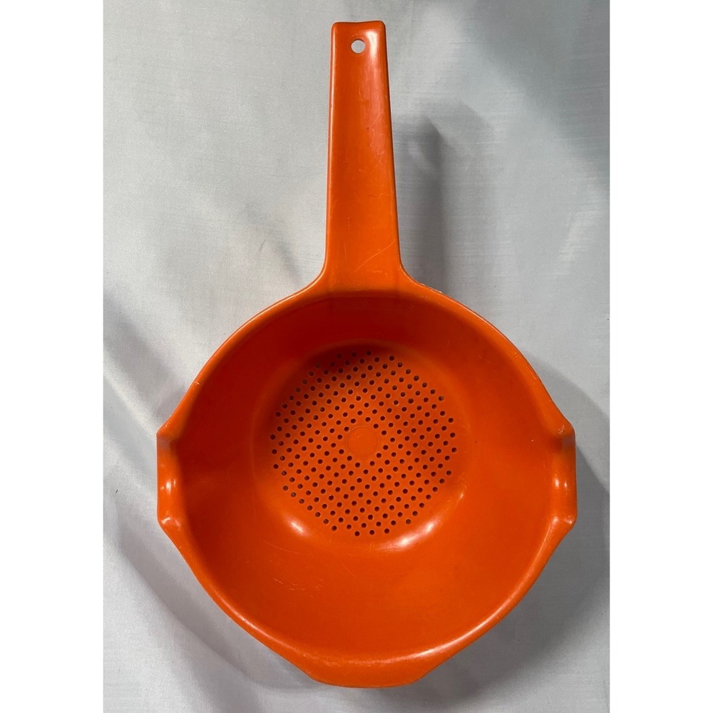 Rubbermaid #2930 1 Quart Orange 2 Spout Strainer Colanders with Handle  -VTG.